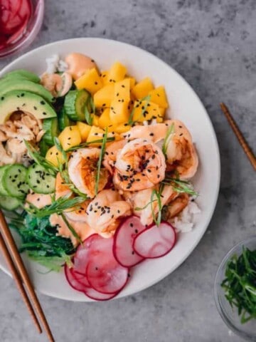 cropped-shrimp-poke-bowl-comp-15.jpg